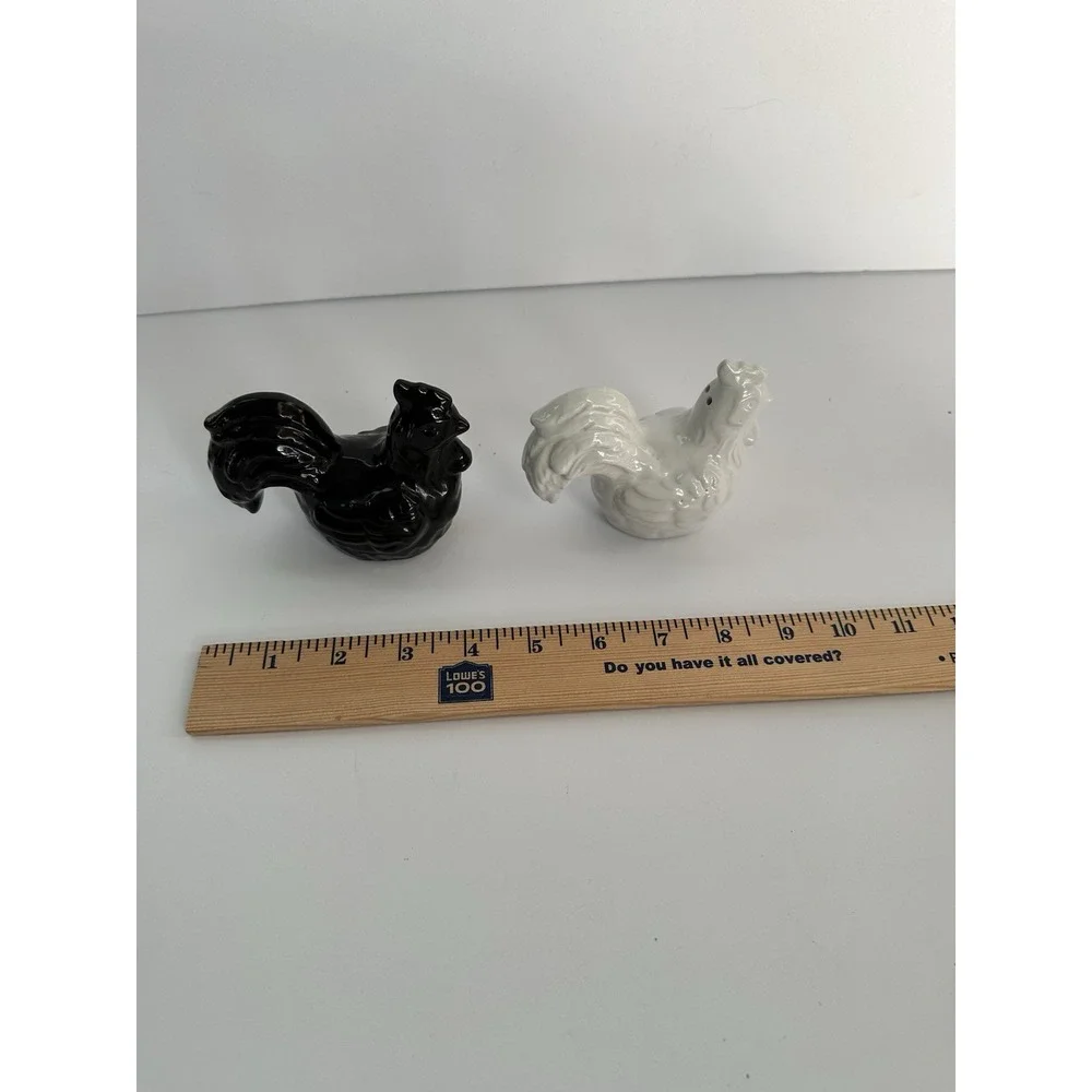 Vintage Glazed Ceramic Chicken Salt & Pepper Shakers Farmhouse Decor